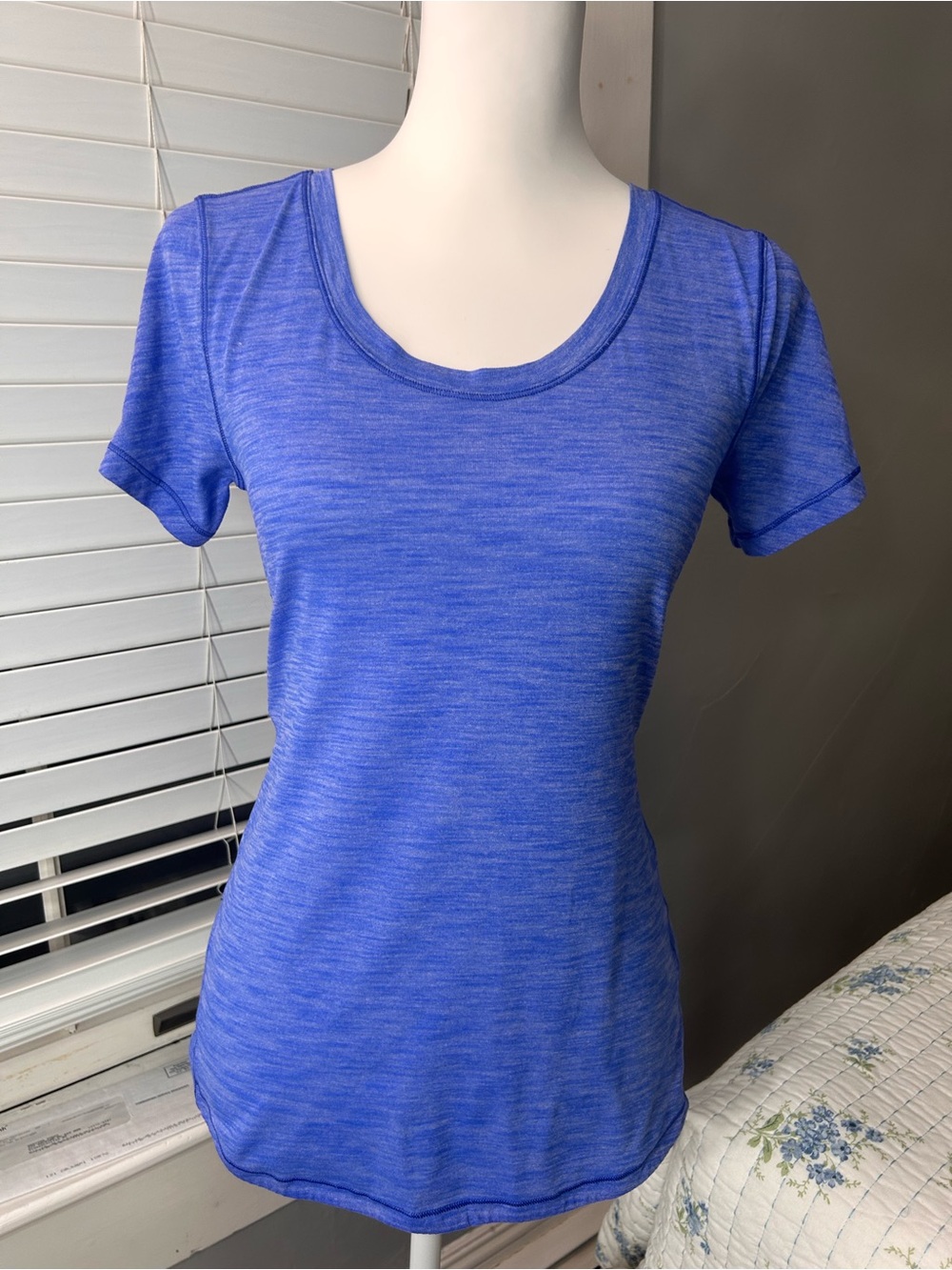 Lululemon Women's Scoop Neck Short Sleeve Top - Blue